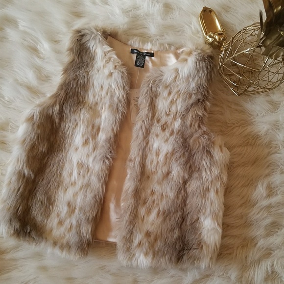 Jackets & Blazers - 💫Faux Fur Super Soft Vest💫